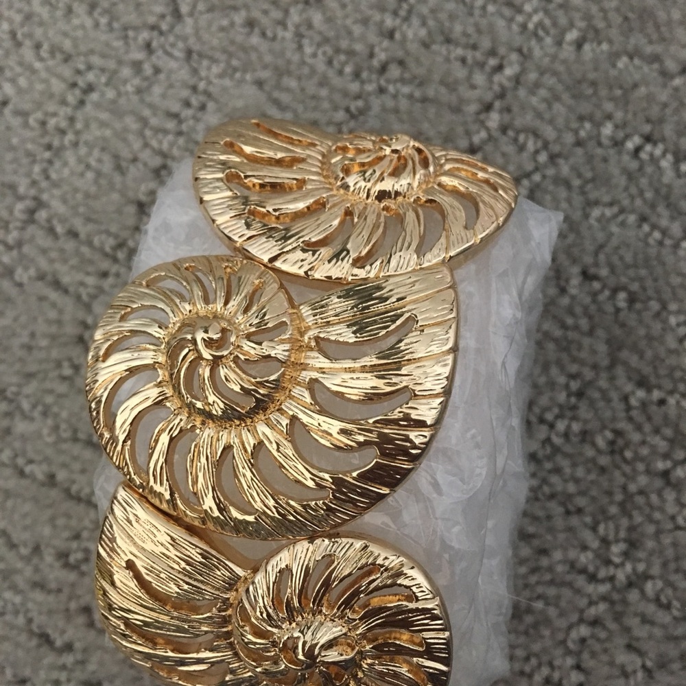 Lilly Pulitzer NIP Shell Bracelet
